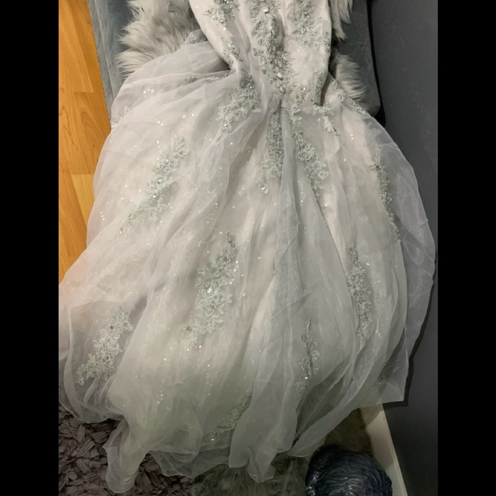 Simple elegant wedding dress❤️ - Picture 10 of 16